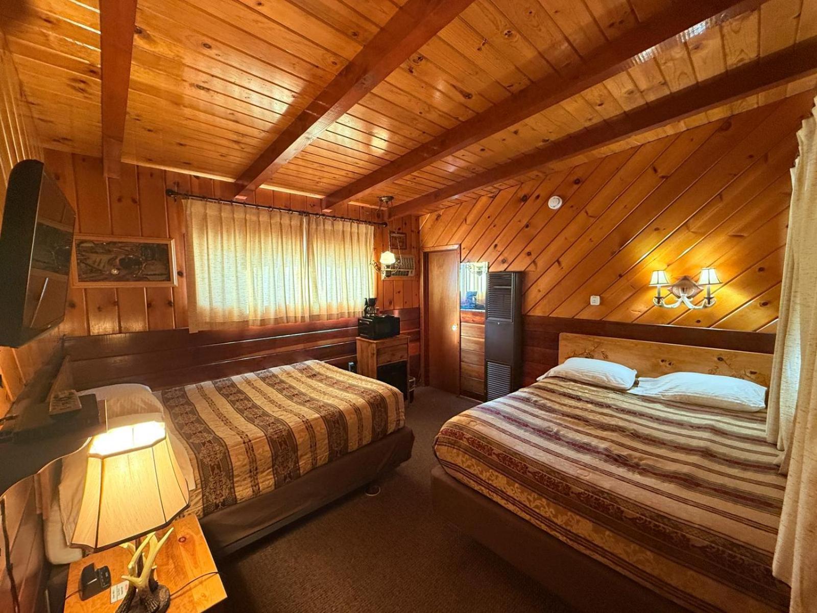 Toiyabe Motel Walker Екстер'єр фото